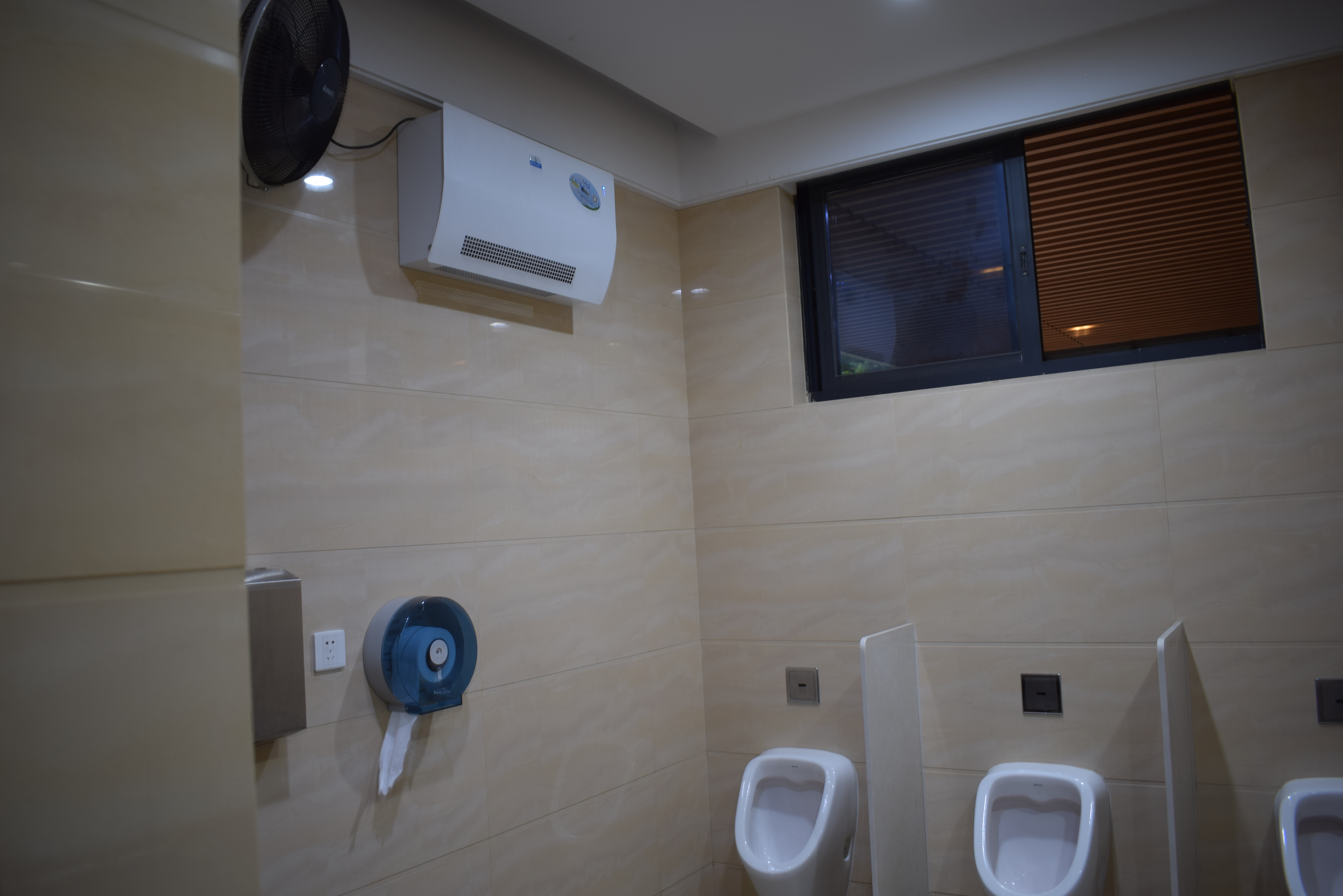 廁所除異味空氣凈化器